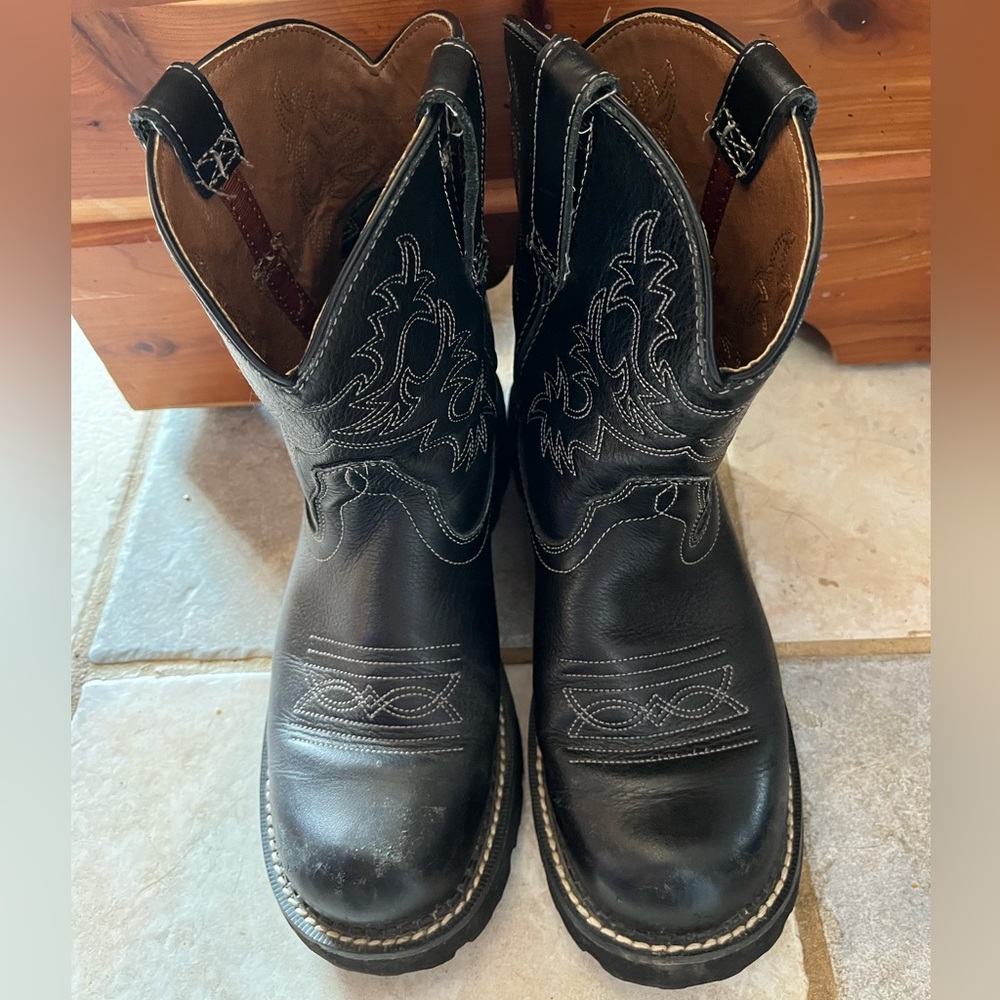 Ariat fat baby sz 8